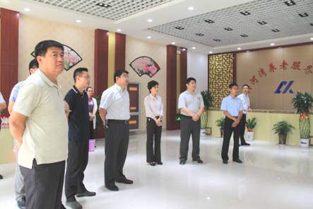 樂(lè)陵市黨政考察團(tuán)蒞臨興河灣智慧醫(yī)養(yǎng)中心項(xiàng)目考察觀(guān)摩